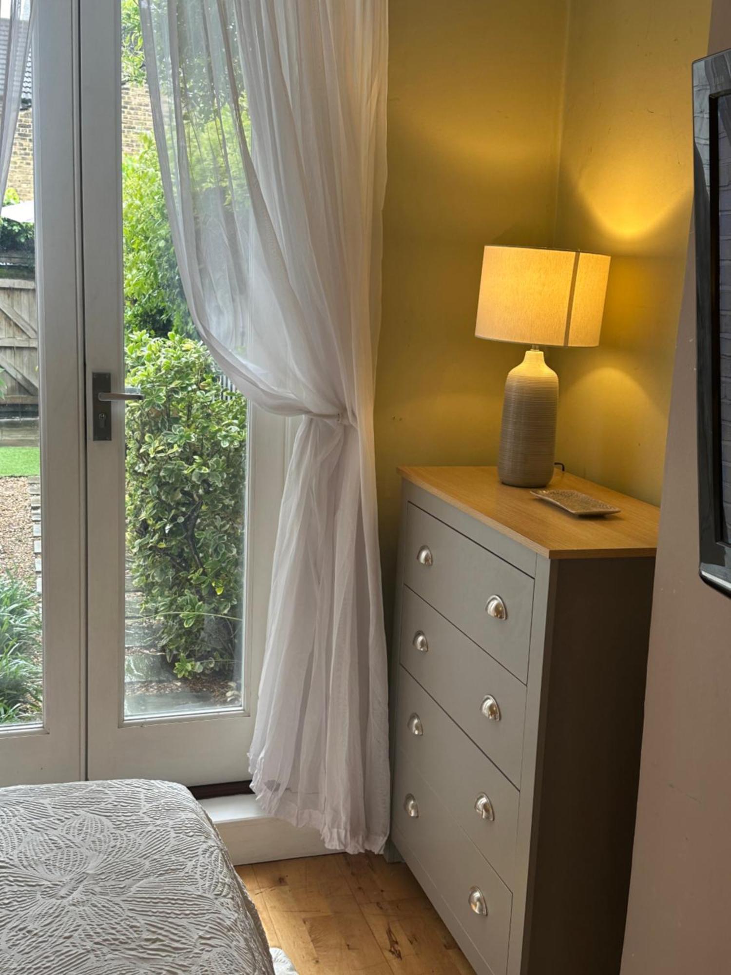 My Sky Secret Garden 1 Bedroom Лондон Екстер'єр фото